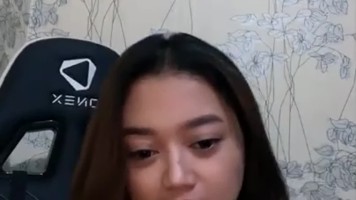 Kak Lemon Tea Cewe Montok Liveshow